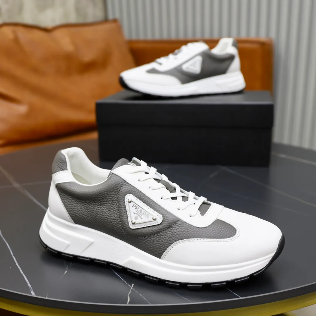 Factory price: 720💰Top original order Brand: PRADA (Prada) Standard code: Men's size 38/44 (45 can be customized) Grade: Same as the official website Material: Original cowhide leather lining Original combination two-color wear-resistant soft outsole Style category: Leisure and sports version Young fashion European and American trend British style Color: Actual picture color